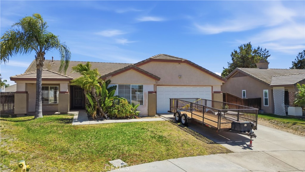 31565 Hamburg Circle Property Photo 2