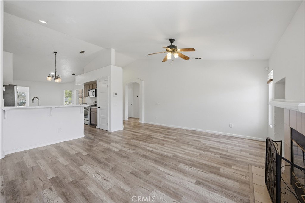 31565 Hamburg Circle Property Photo 3