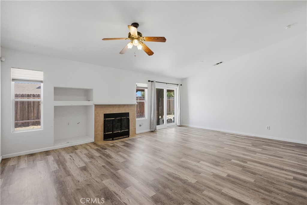 31565 Hamburg Circle Property Photo 5