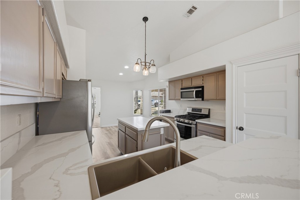 31565 Hamburg Circle Property Photo 10