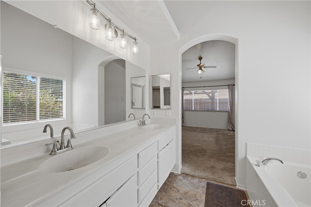 31565 Hamburg Circle Property Photo 16