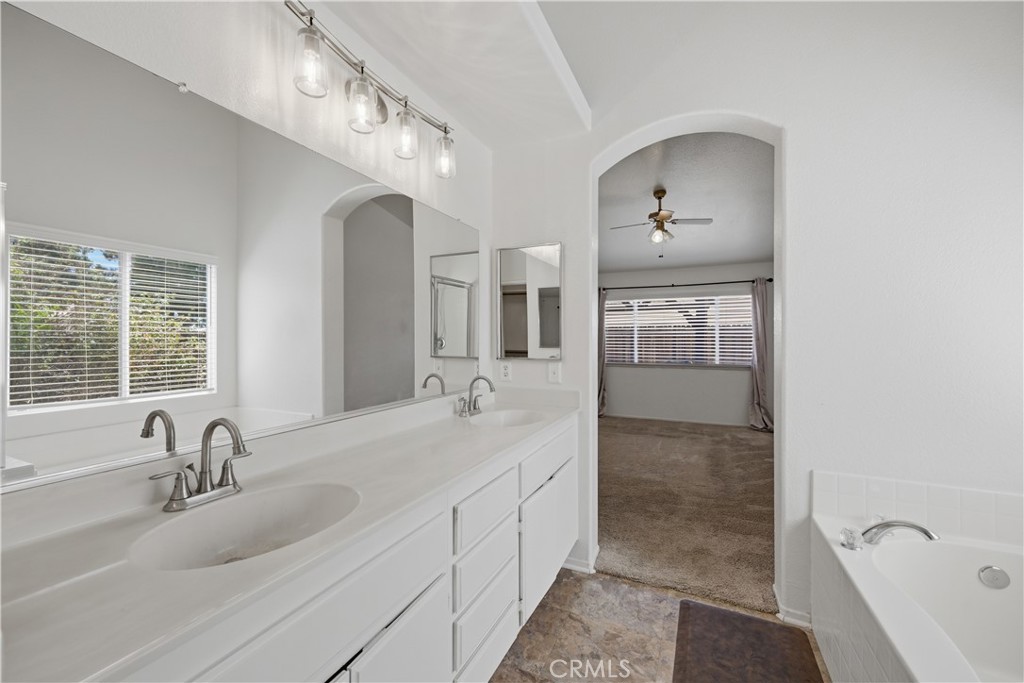 31565 Hamburg Circle Property Photo 16