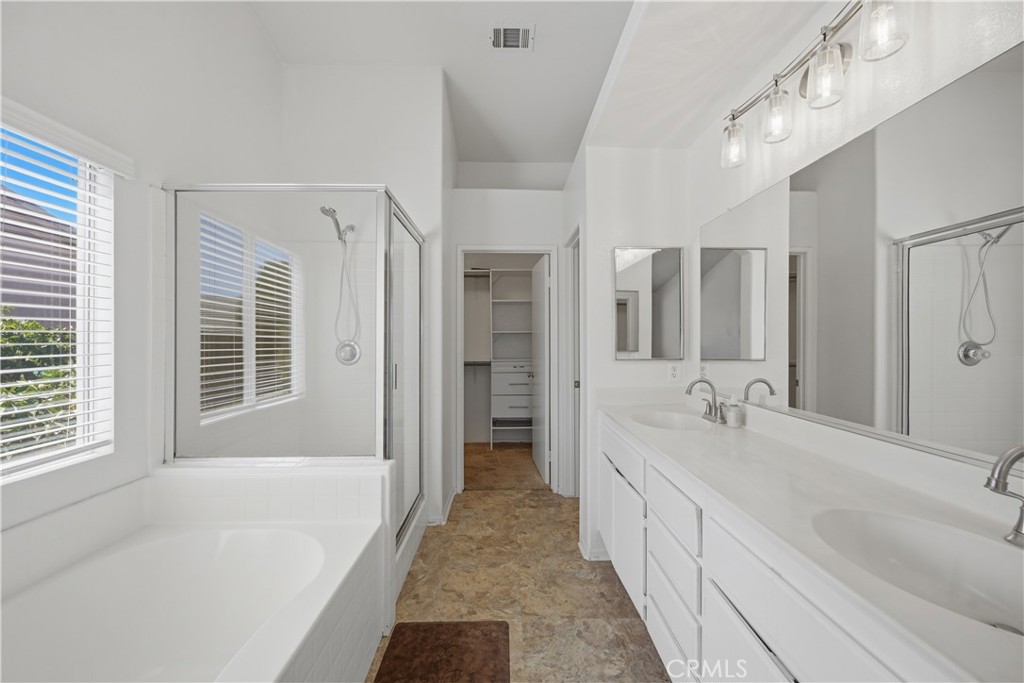 31565 Hamburg Circle Property Photo 17