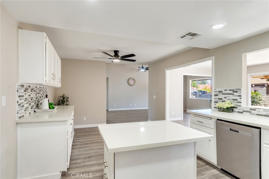 1825 Flame Tree Property Photo 3