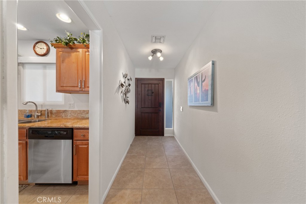 9869 Warwick Property Photo 4