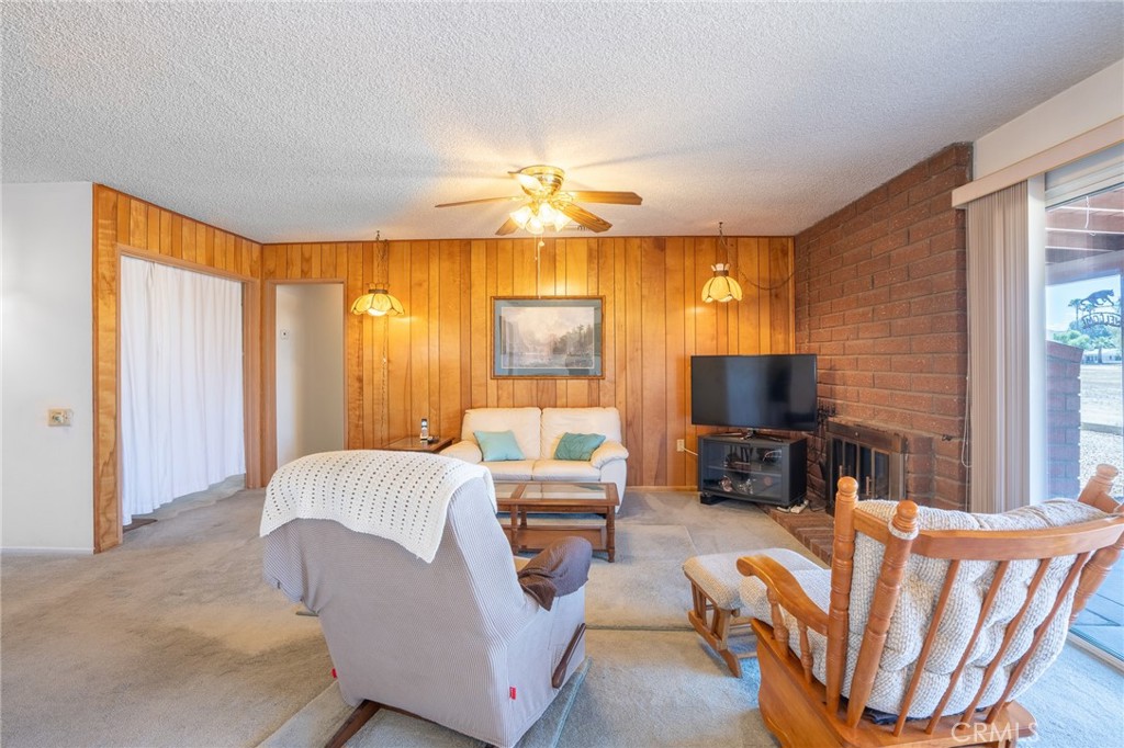 26541 Chambers Avenue Property Photo 13