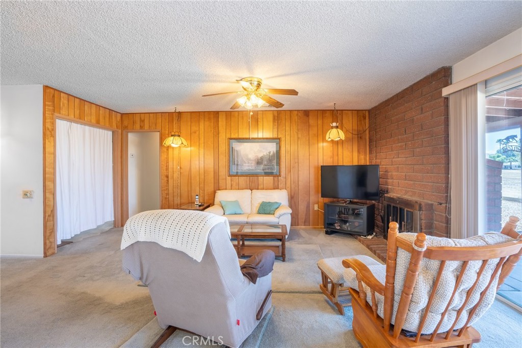 26541 Chambers Avenue Property Photo 13