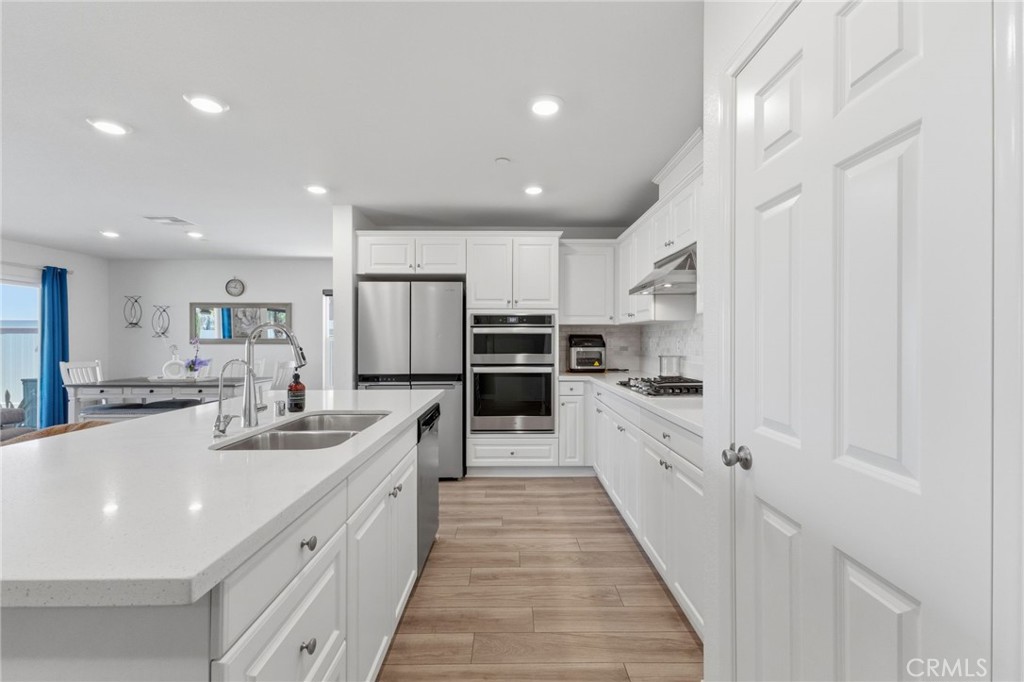 2428 Tulip Property Photo 5