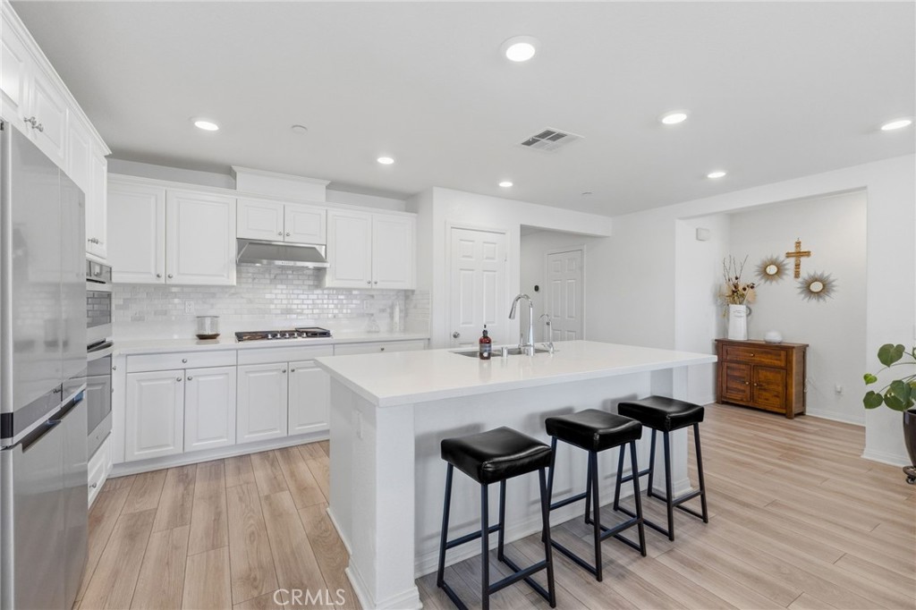2428 Tulip Property Photo 7