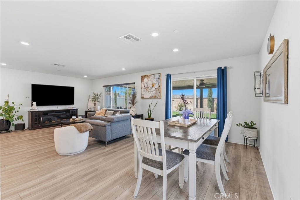 2428 Tulip Property Photo 11