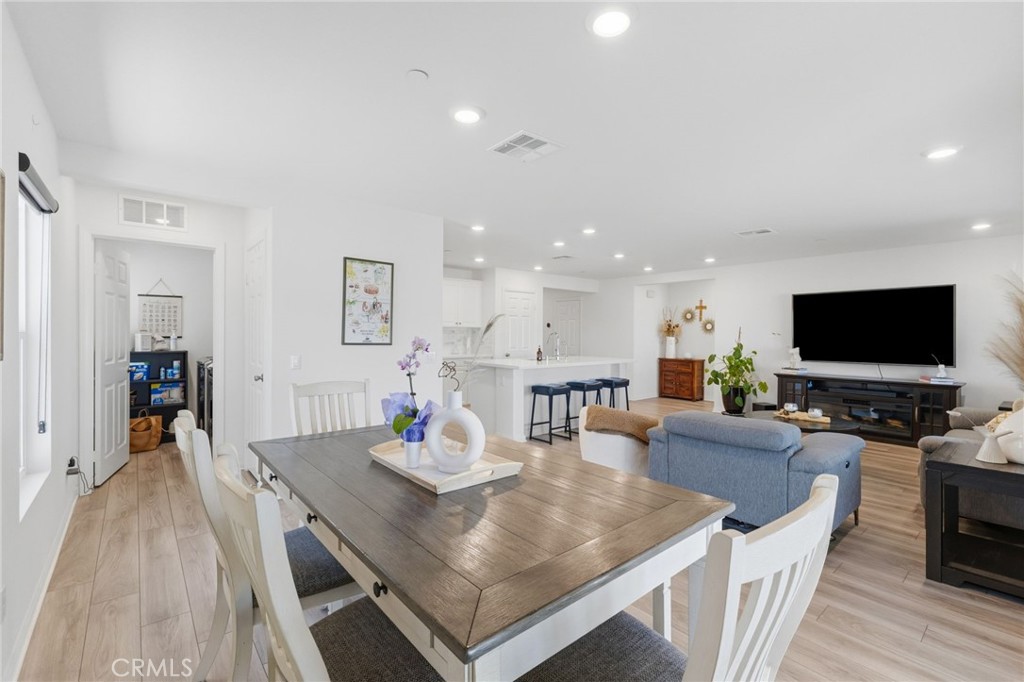 2428 Tulip Property Photo 12