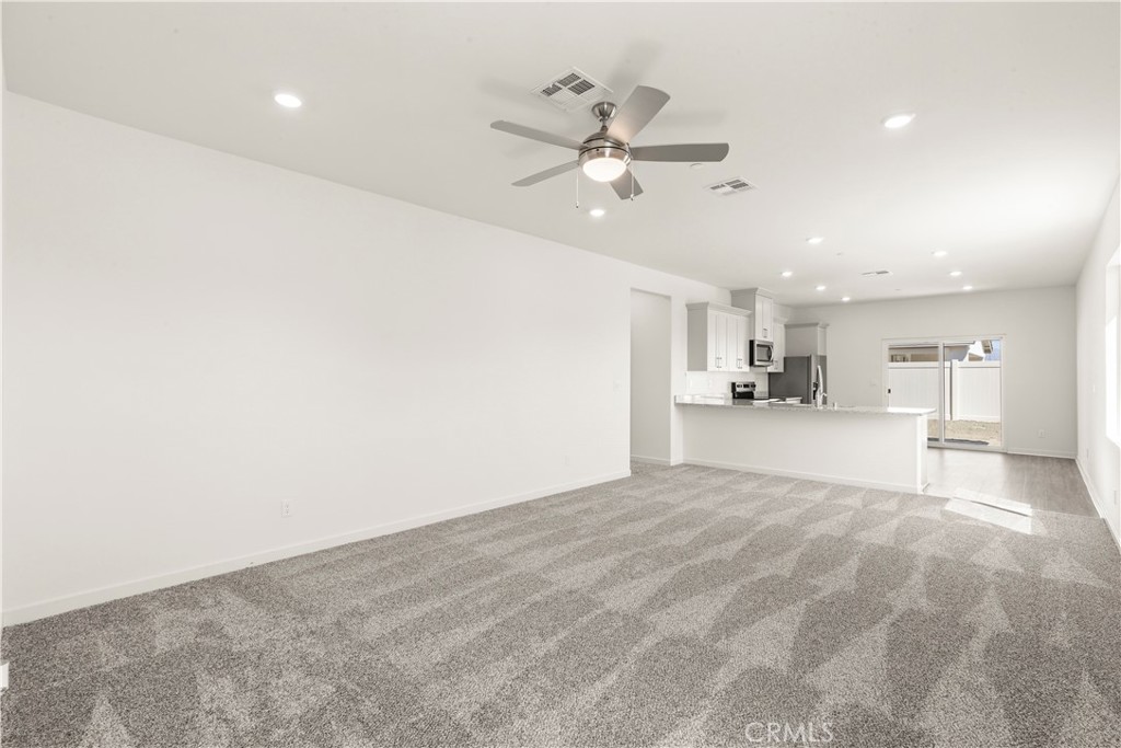 42471 Aruba Drive Property Photo 4