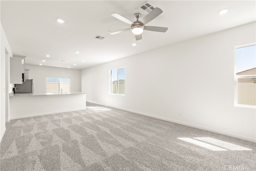 42471 Aruba Drive Property Photo 5