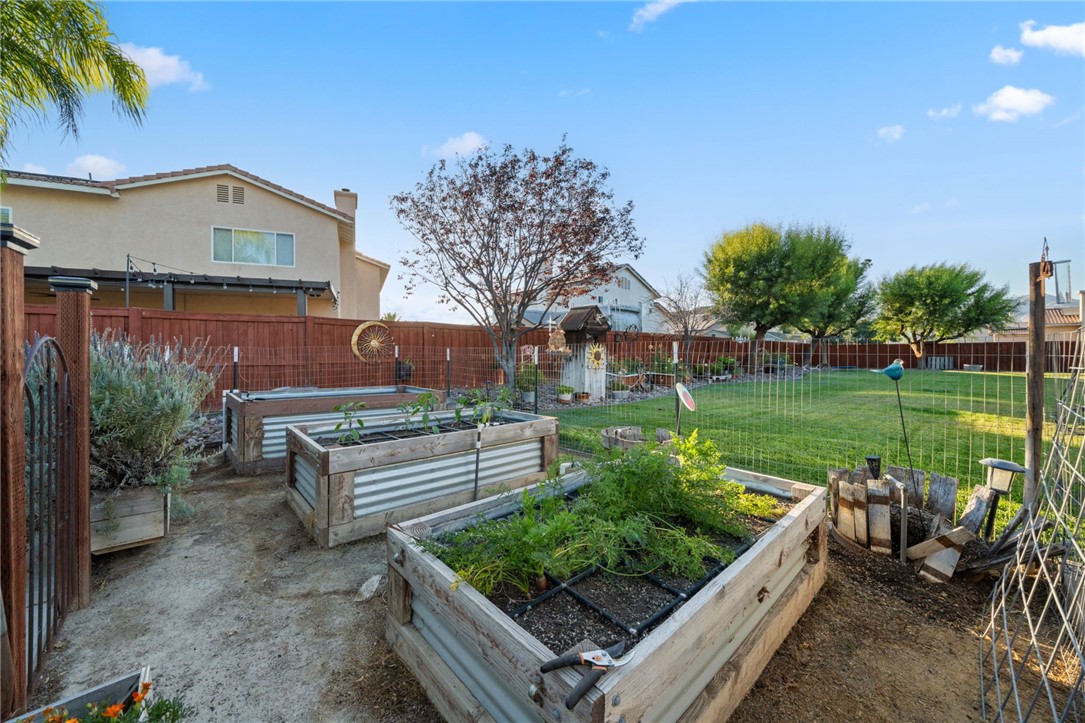 729 Smith Property Photo 38