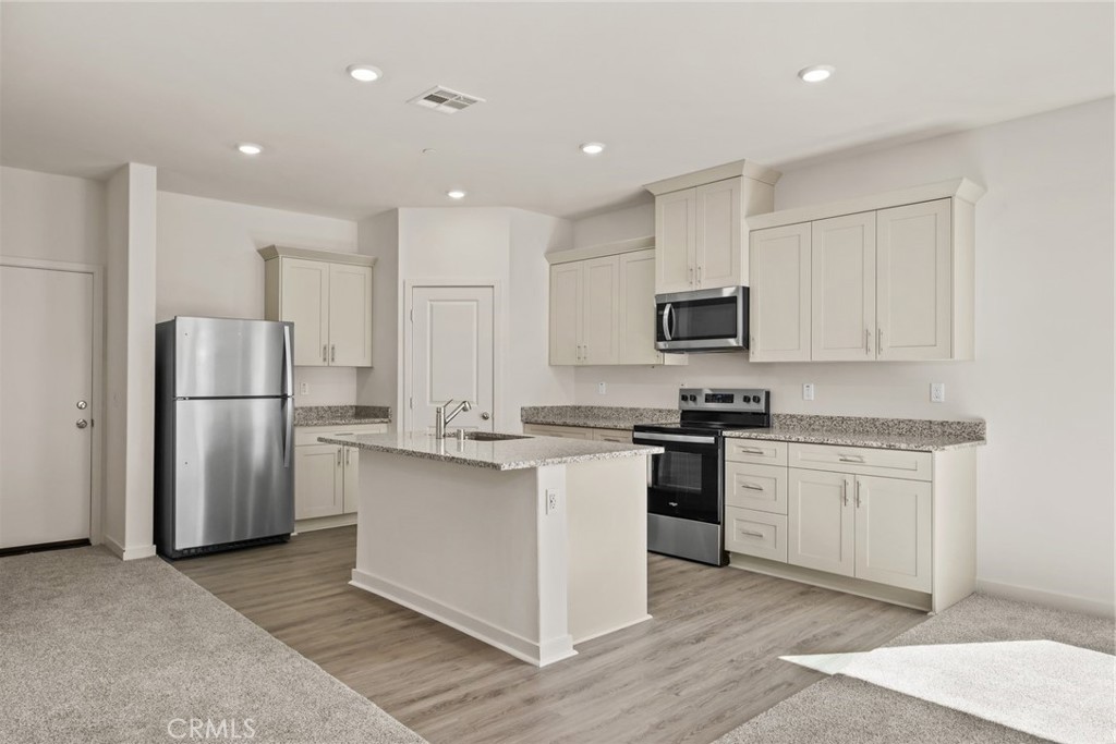 752 Lori Tree Property Photo 13