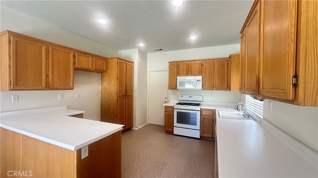 42558 Sparks Court Property Photo 5
