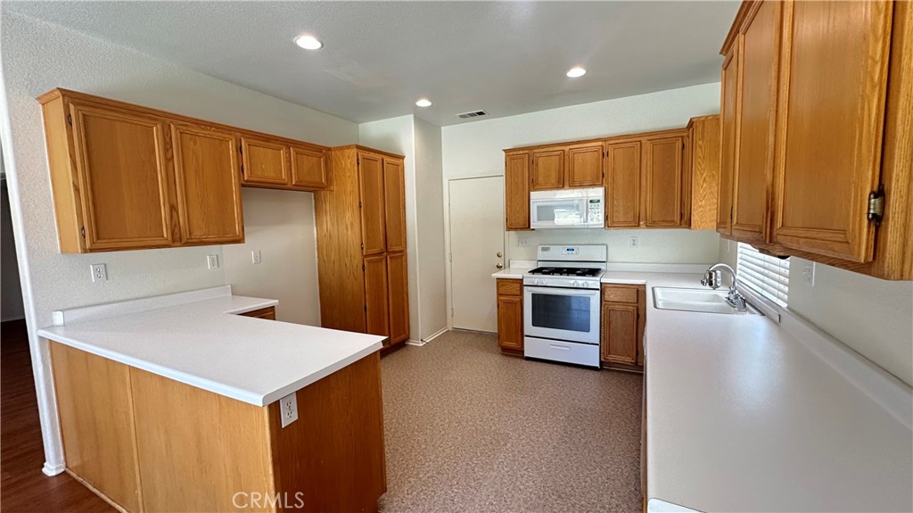 42558 Sparks Court Property Photo 6