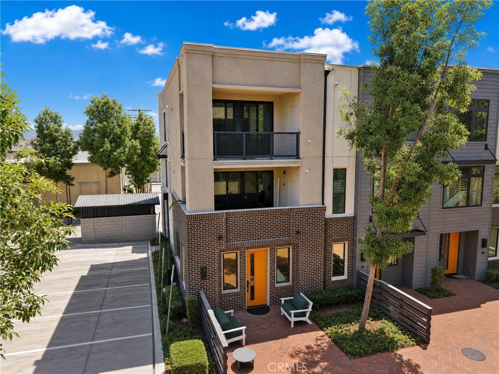 105 Galaxie Property Photo 3
