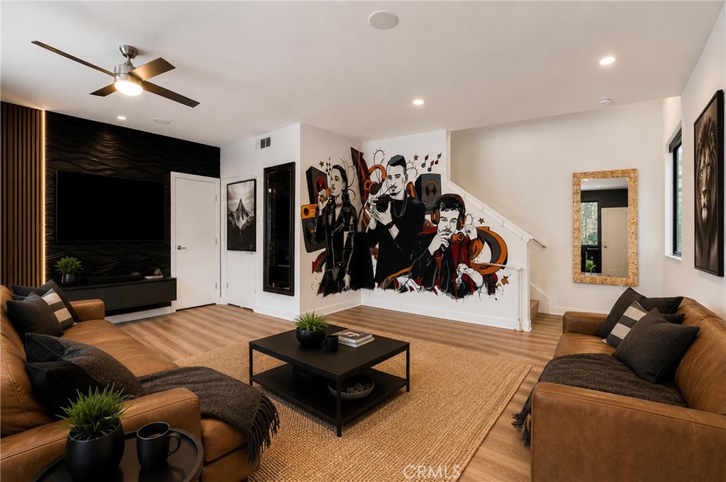 105 Galaxie Property Photo 6