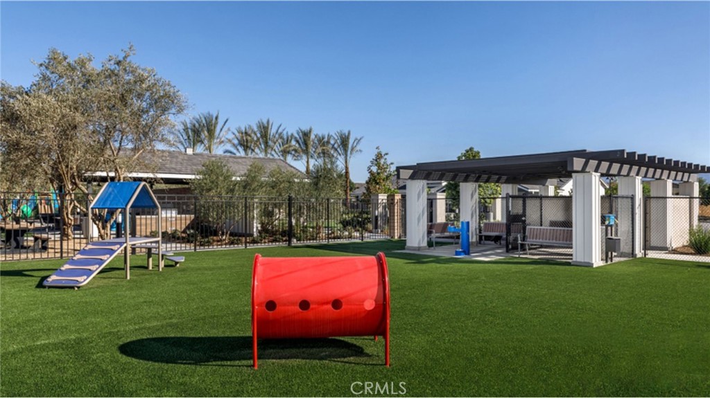 8354 Toyon Street Property Photo 32
