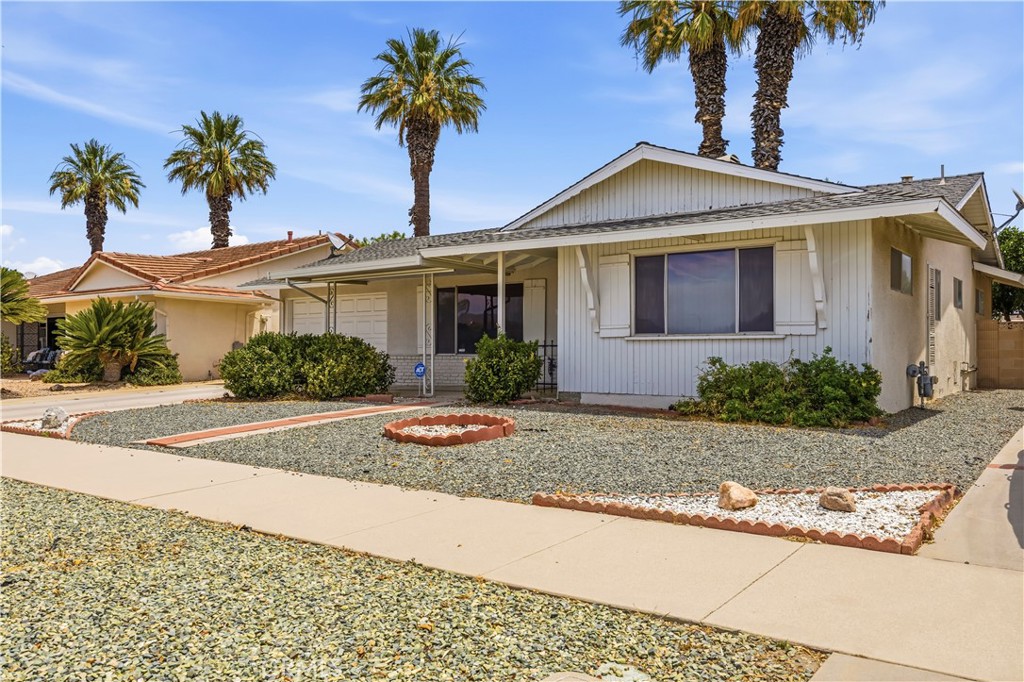 450 Panorama Property Photo 3