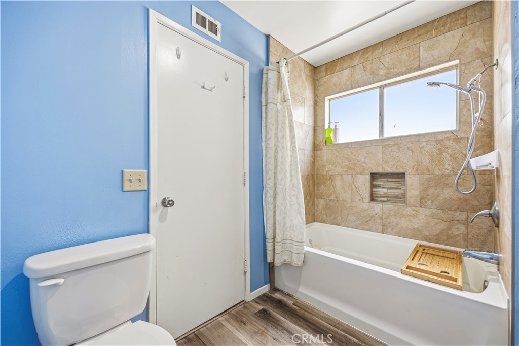 450 Panorama Property Photo 11