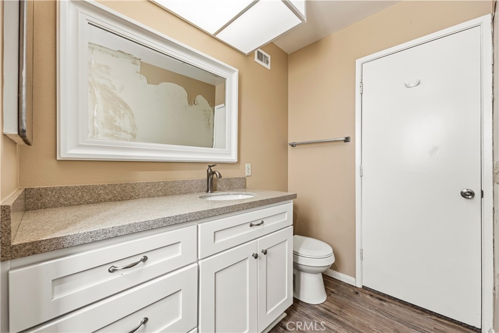 450 Panorama Property Photo 13