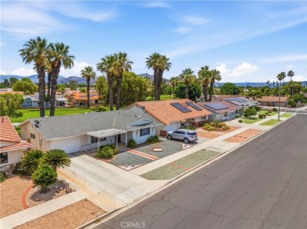 450 Panorama Property Photo 15