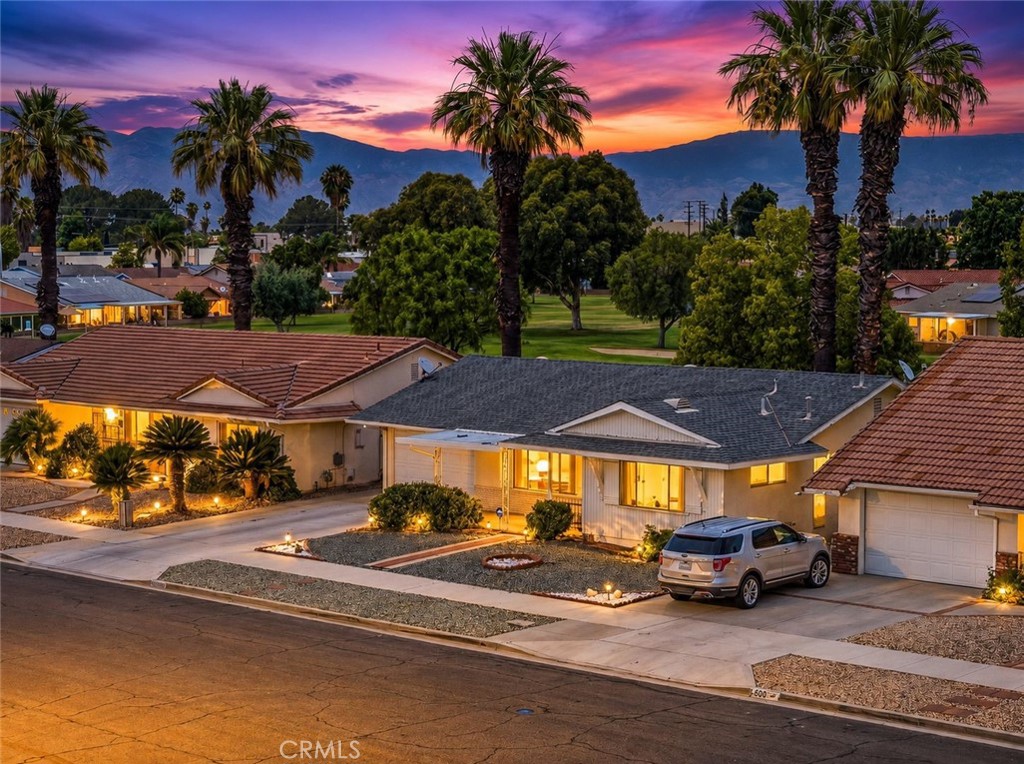 450 Panorama Property Photo 26