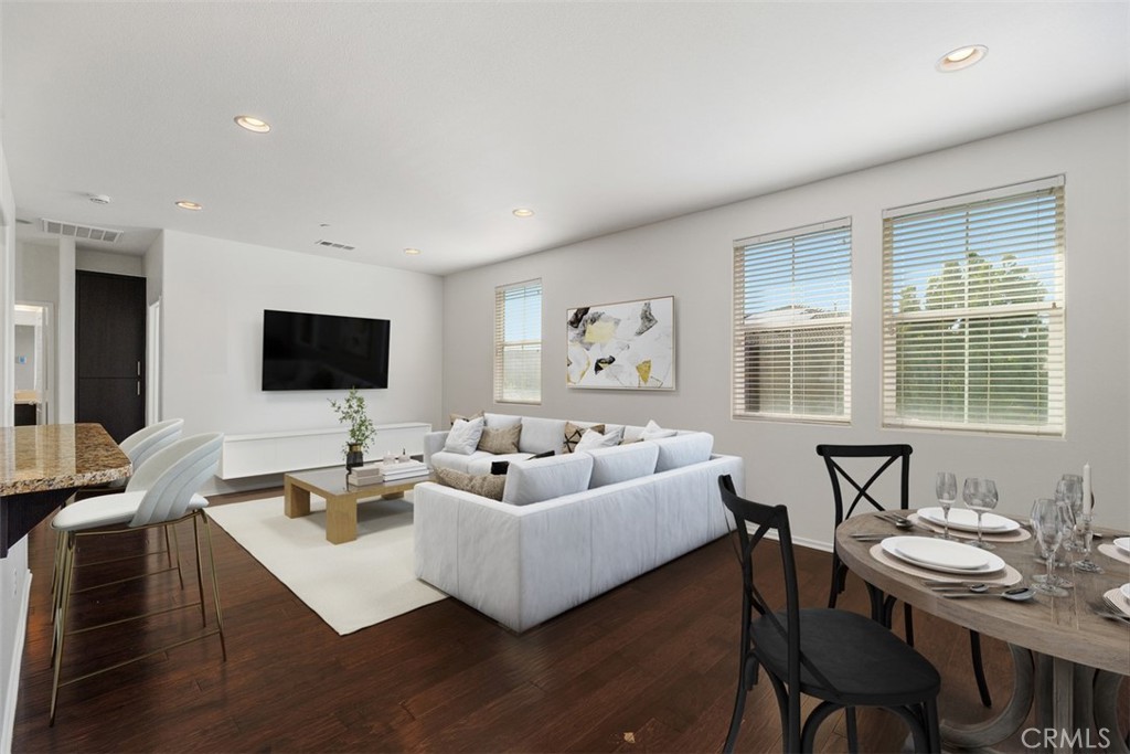 43114 Avenida Abril Property Photo 5