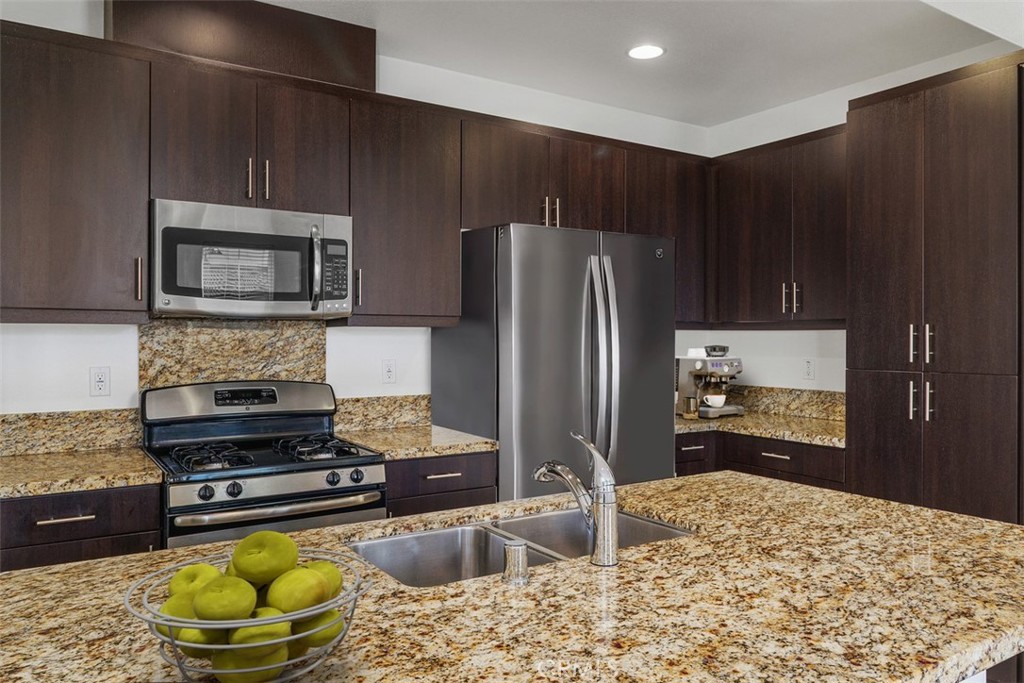 43114 Avenida Abril Property Photo 12