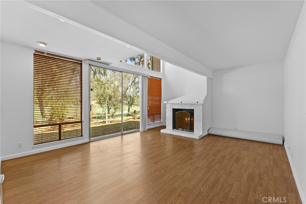 29424 Via La Plaza Property Photo 3