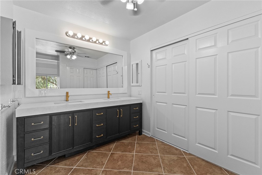29424 Via La Plaza Property Photo 15