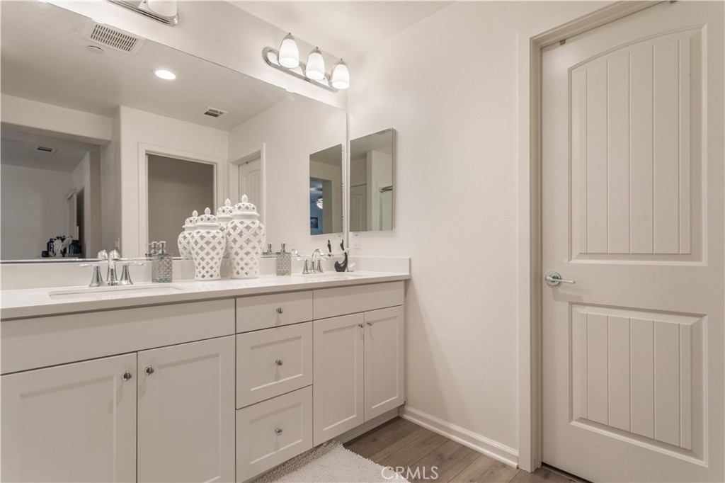 41991 Ornella 1202 Property Photo 25