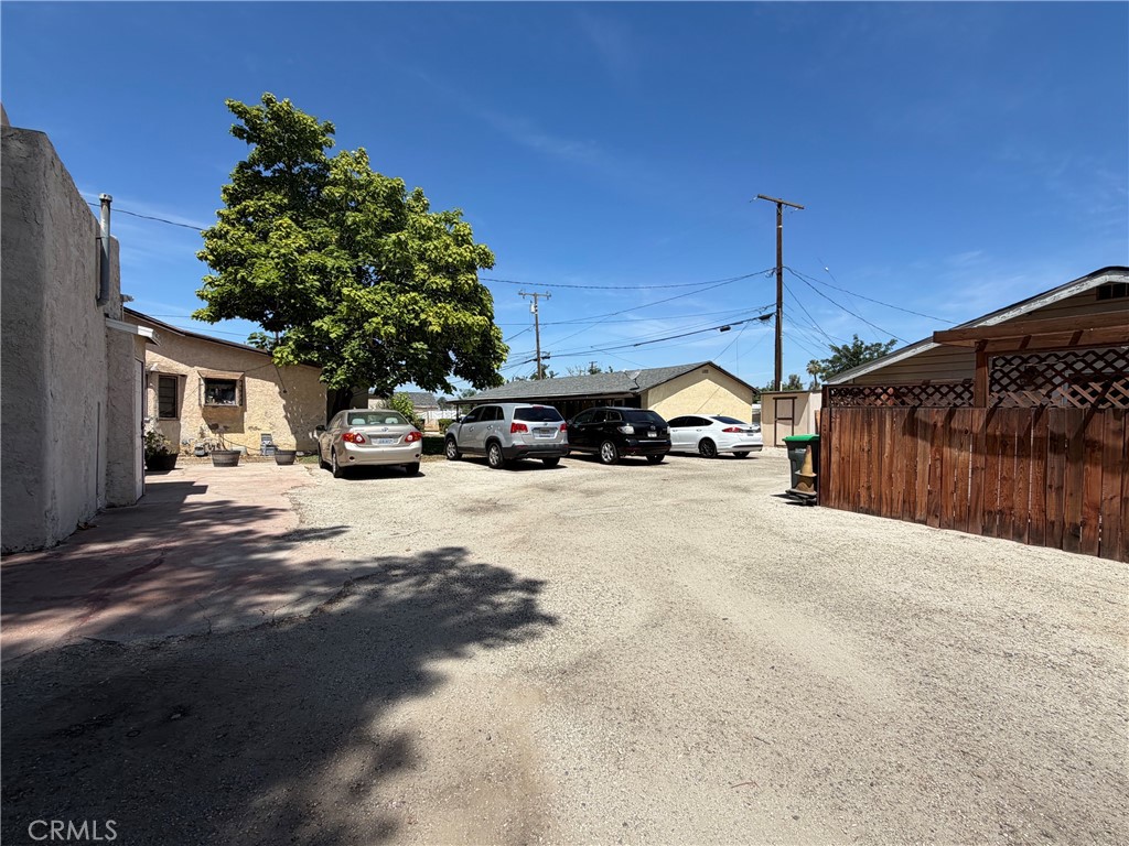 281 E Main Property Photo 4