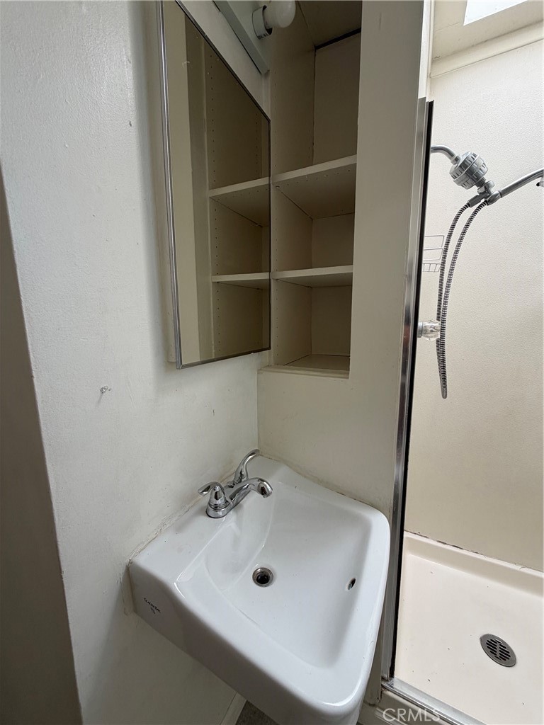281 E Main Property Photo 9