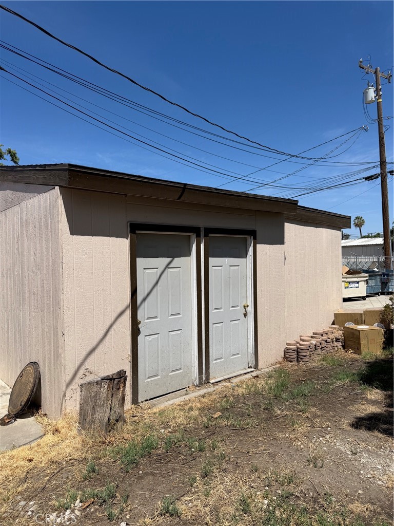 281 E Main Property Photo 15