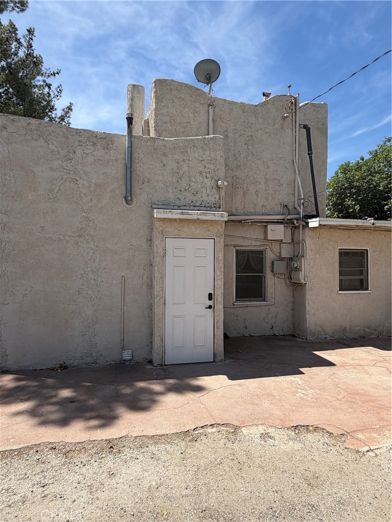 281 E Main Property Photo 18