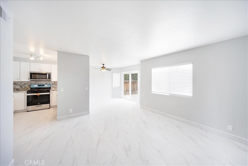 24687 New Haven Property Photo 13
