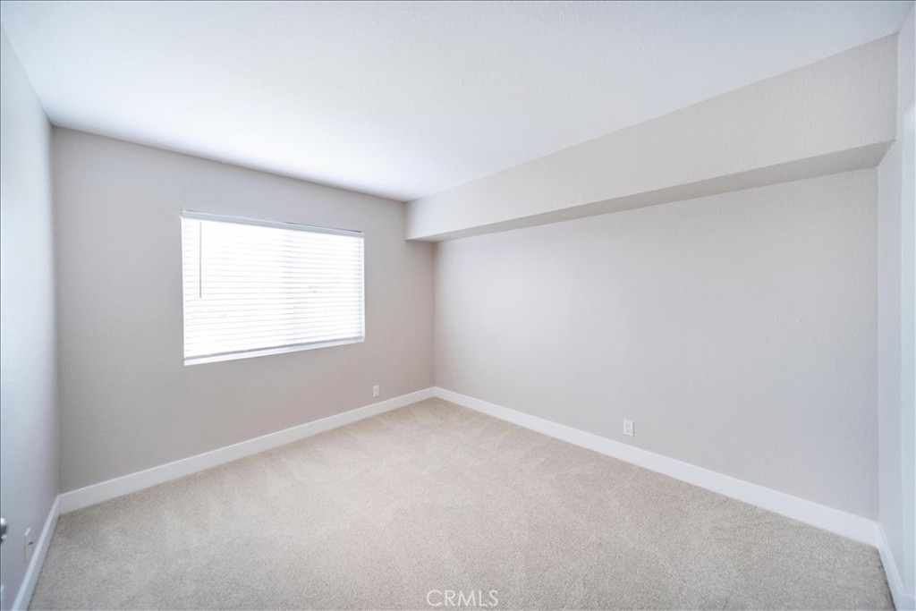 24687 New Haven Property Photo 30