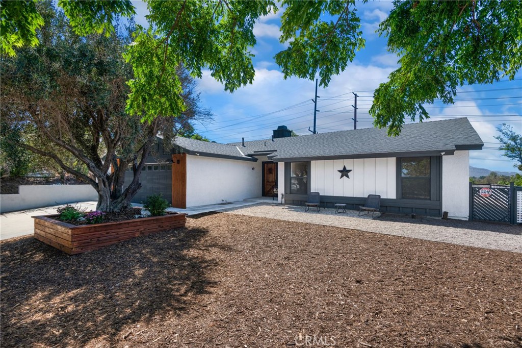 30085 Levande Court Property Photo 2