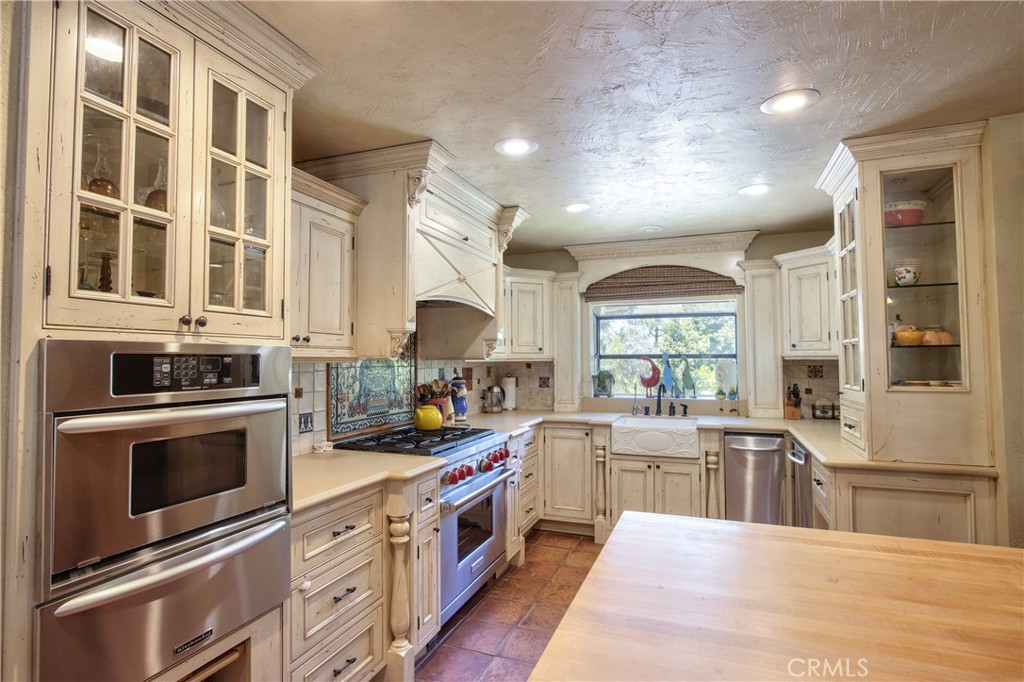 35010 Santa Rita Road Property Photo 6