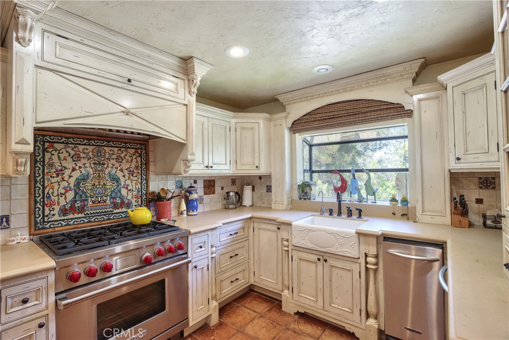 35010 Santa Rita Road Property Photo 7
