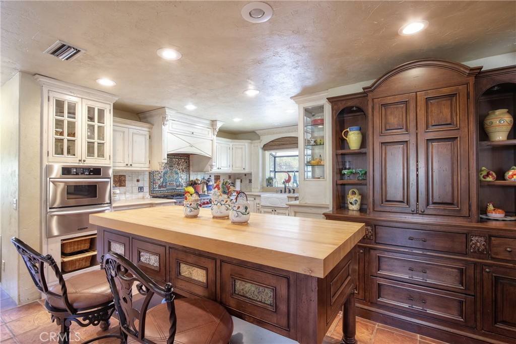 35010 Santa Rita Road Property Photo 8