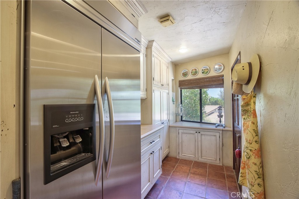 35010 Santa Rita Road Property Photo 10
