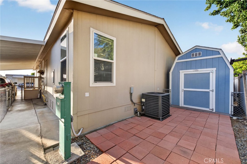 1007 Norwich Way Property Photo 23
