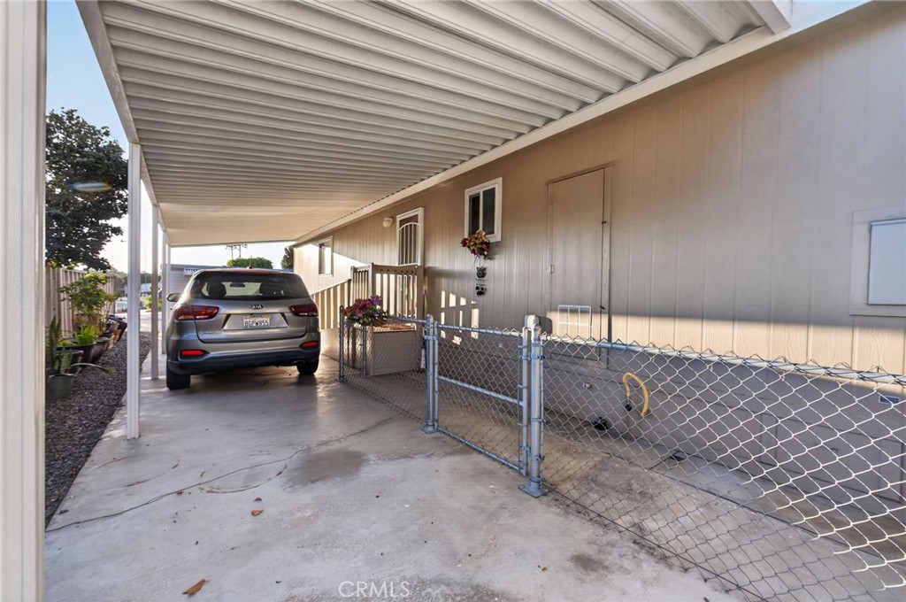 1007 Norwich Way Property Photo 26
