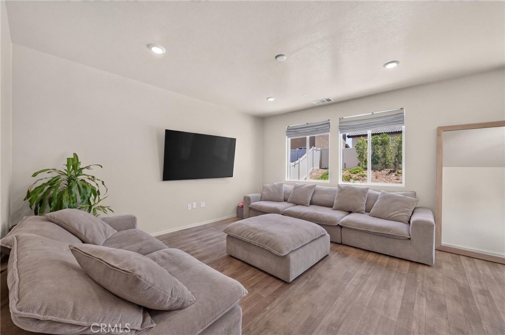 26280 Bergen Court Property Photo 7