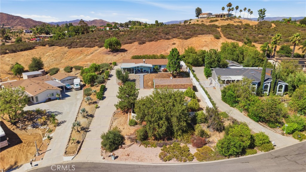 24440 Woodshed Way Property Photo 2