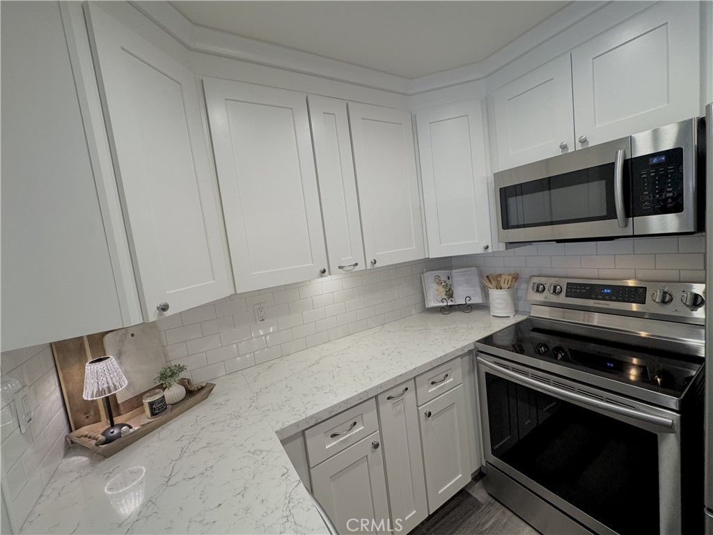 25761 Le Parc 58 Property Photo 6